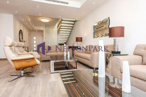 4 bedrooms Villa in Lusail, Qatar No. 57459 12