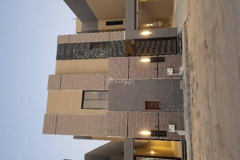 5 bedrooms Apartment in Riyadh, Saudi Arabia No. 60605