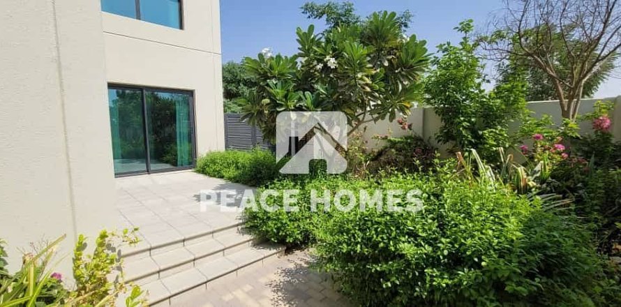 Villa de 5 dormitorios en Al Rahmaniya, UAE No. 10920