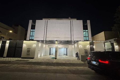 3 bedrooms Apartment in Riyadh, Saudi Arabia No. 67542