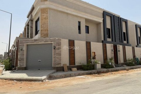 5 bedrooms Villa in Riyadh, Saudi Arabia No. 67546