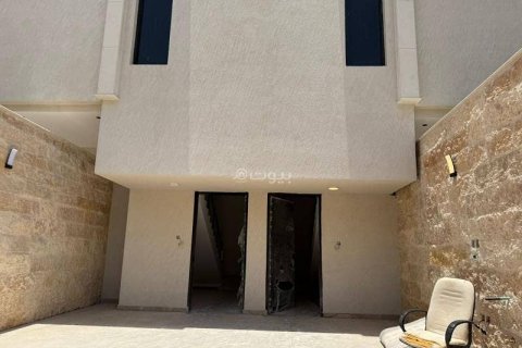 3 bedrooms Apartment in Riyadh, Saudi Arabia No. 69111