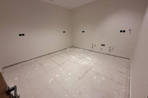 Villa de 4 chambres à Riyadh, Saudi Arabia No. 69106 8