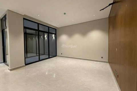 Villa de 3 dormitorios en Riyadh, Saudi Arabia No. 69109 8