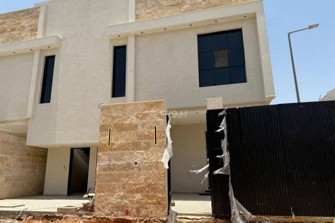 3 bedrooms Apartment in Riyadh, Saudi Arabia No. 69110