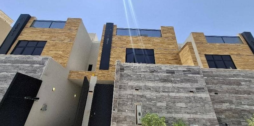 Villa de 4 chambres à Riyadh, Saudi Arabia No. 68008