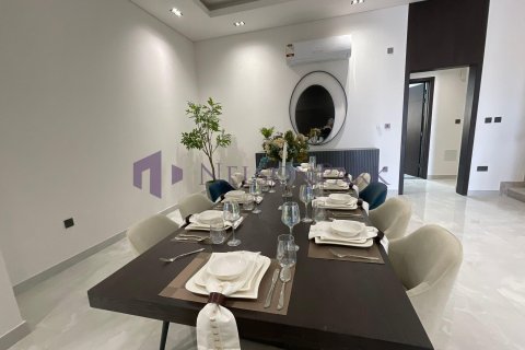 Villa de 6 dormitorios en Doha, Qatar No. 58179 3