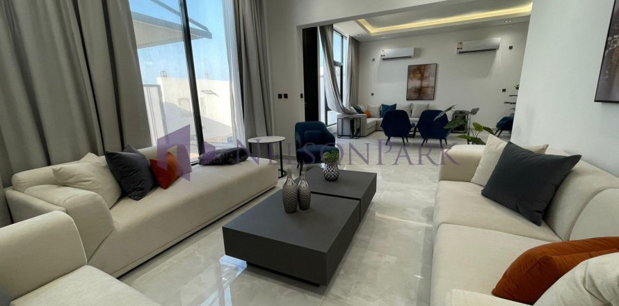 Villa de 6 dormitorios en Doha, Qatar No. 58179