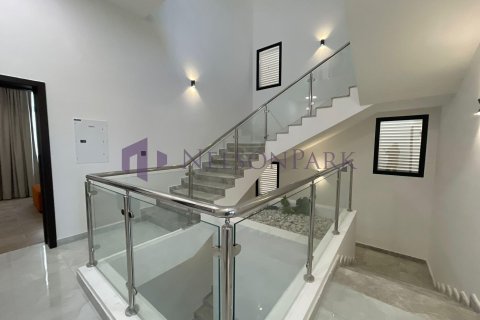Villa de 6 dormitorios en Doha, Qatar No. 58179 9