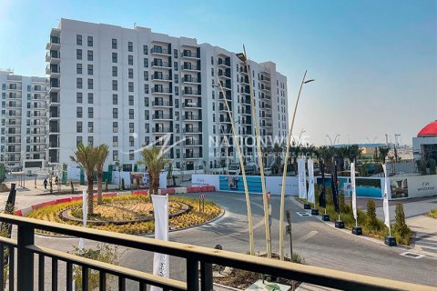 3 bedrooms Apartment in Abu Dhabi, UAE No. 99833