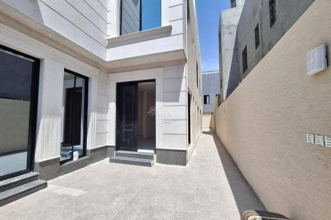 6 bedrooms Villa in Riyadh, Saudi Arabia No. 99609