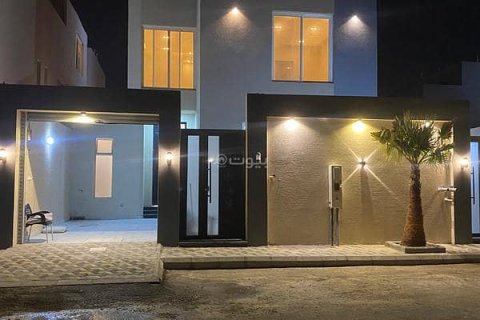 6 bedrooms Villa in Khobar, Saudi Arabia No. 60079