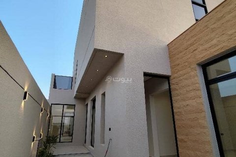 5 bedrooms Villa in Riyadh, Saudi Arabia No. 60328