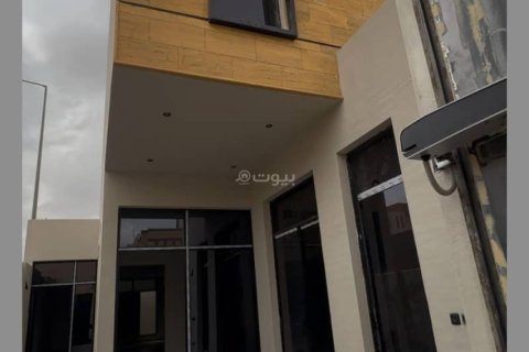 6 bedrooms Villa in Riyadh, Saudi Arabia No. 60326 3