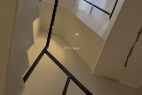 6 bedrooms Villa in Riyadh, Saudi Arabia No. 60326 5