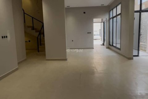 6 bedrooms Villa in Riyadh, Saudi Arabia No. 60326 4