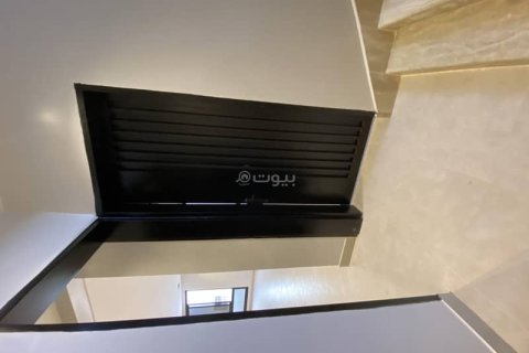 5 bedrooms Apartment in Riyadh, Saudi Arabia No. 60330