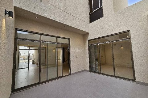 Villa de 5 chambres à Riyadh, Saudi Arabia No. 60702 6