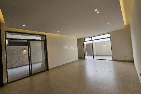 Villa de 5 chambres à Riyadh, Saudi Arabia No. 60702 7