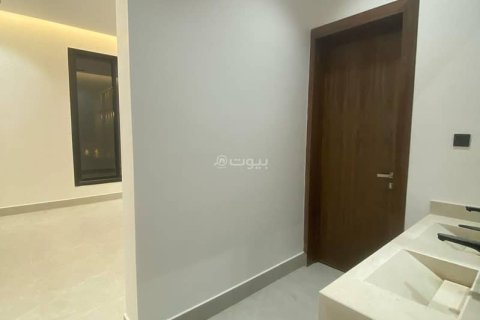 Квартира с 3 спальнями в Эр-Рияд, Саудовская Аравия №60701