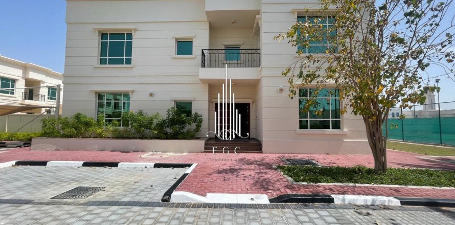 6 bedrooms Villa in Khalifa City, UAE No. 20886