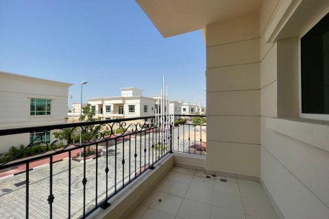 6 bedrooms Villa in Khalifa City, UAE No. 20886 3