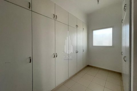 6 bedrooms Villa in Khalifa City, UAE No. 20886 9