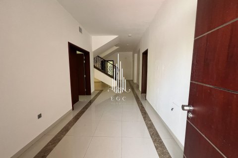 6 bedrooms Villa in Khalifa City, UAE No. 20887 14