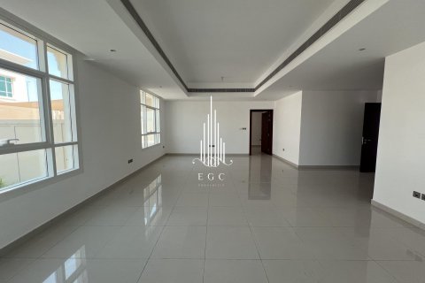 6 bedrooms Villa in Khalifa City, UAE No. 20887 8