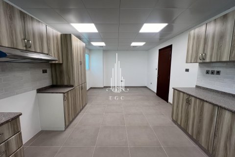 6 bedrooms Villa in Khalifa City, UAE No. 20887 17