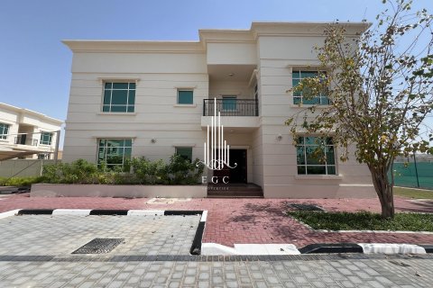 6 bedrooms Villa in Khalifa City, UAE No. 20887