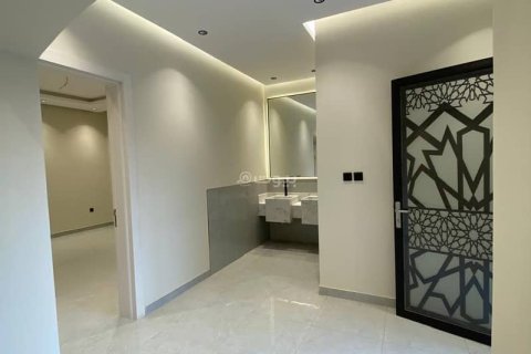 6 bedrooms Villa in Khobar, Saudi Arabia No. 59997 17
