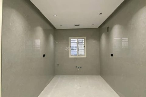 6 bedrooms Villa in Khobar, Saudi Arabia No. 59997 5