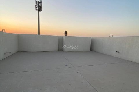 6 bedrooms Villa in Khobar, Saudi Arabia No. 59997 4