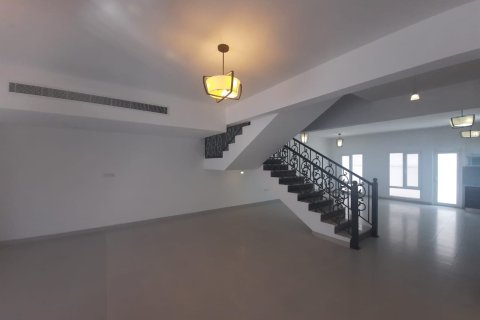 Villa de 3 chambres à Madinat as'Sultan Qaboos, Oman No. 54215 3