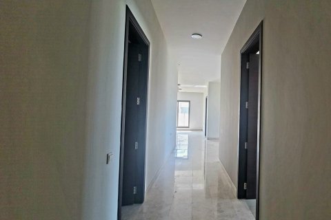 Apartment de 4 dormitorios en Madinat as'Sultan Qaboos, Oman No. 54214 6
