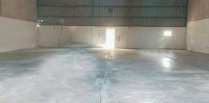 Склад 260.1м² в Al Quoz, ОАЭ №38858