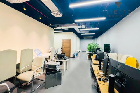 696.8مربع، عقار تجاري في Al Quoz, الإمارات العربية المتحدة رقم 38860 17
