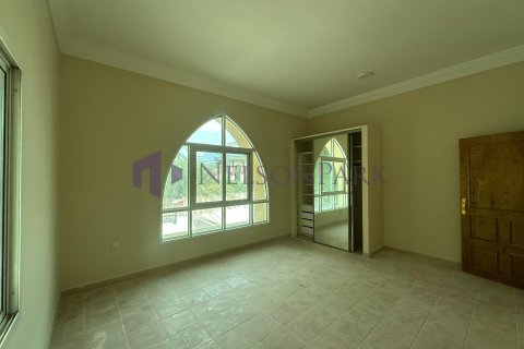 Villa de 5 dormitorios en Doha, Qatar No. 58140 12