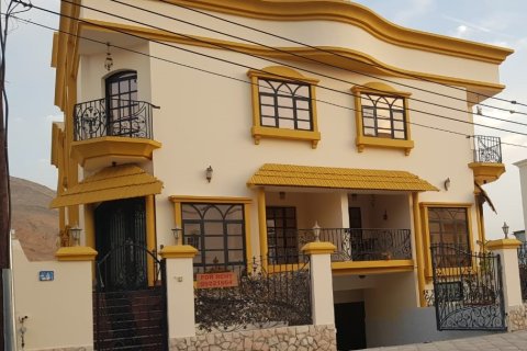 3 bedrooms Villa in Al Khuwair, Oman No. 61430