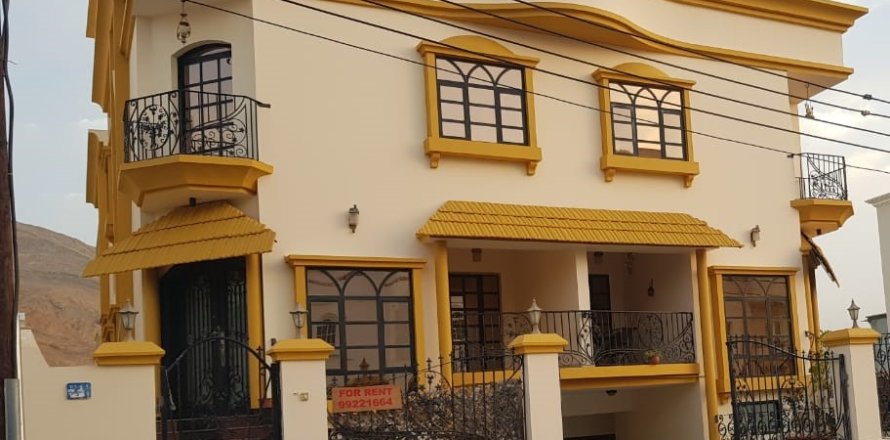Villa de 3 chambres à Al Khuwair, Oman No. 61430