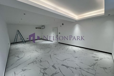 7 bedrooms Villa in Doha, Qatar No. 57288 4