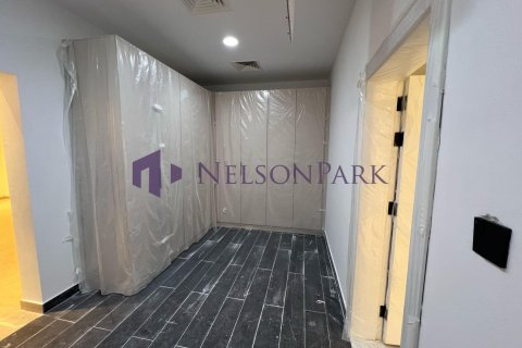 7 bedrooms Villa in Doha, Qatar No. 57288 14