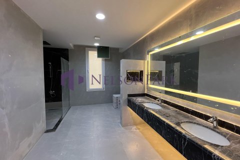7 bedrooms Villa in Doha, Qatar No. 57288 6