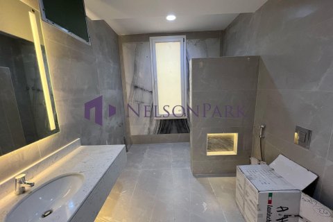 7 bedrooms Villa in Doha, Qatar No. 57288 7