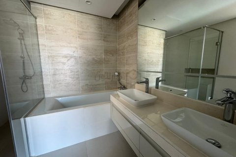 Villa de 4 dormitorios en Al Dair, Bahrain No. 59493 5