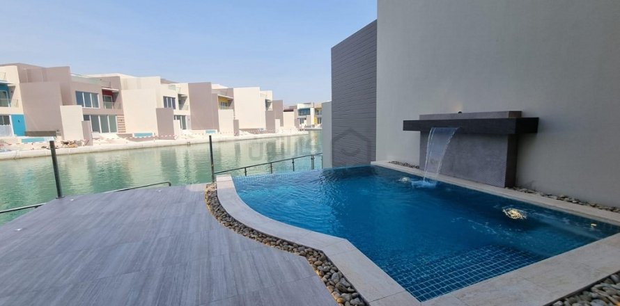 Villa de 4 dormitorios en Al Dair, Bahrain No. 59493