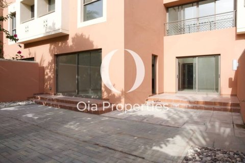 4 bedrooms Villa in Abu Dhabi, UAE No. 98930