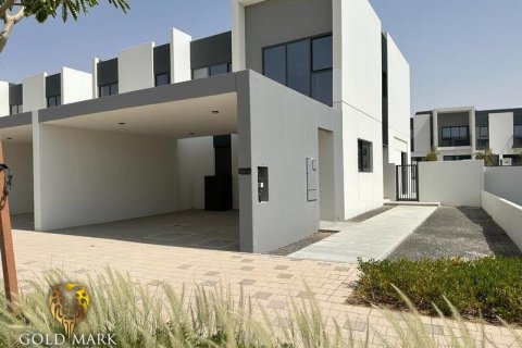 Townhouse de 4 dormitorios en Dubai Land, UAE No. 23678