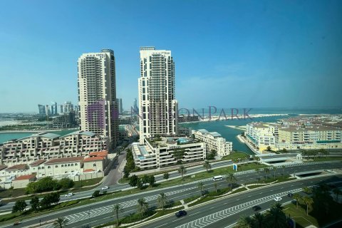 3 bedrooms Apartment in Doha, Qatar No. 56946